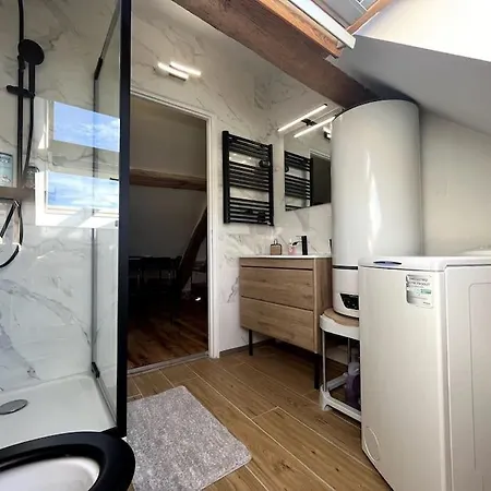 Climber's Loft With Netflix